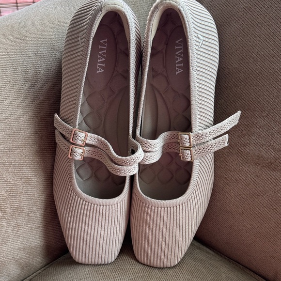 Vivai Beige Women's Heels - Picture 4 of 8